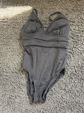 Kona Sol one piece swimsuit size M